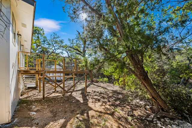 a view of an outdoor space