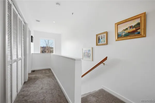 $659,500 | 18 Marina Park South, Unit 18, Buffalo, NY 14202