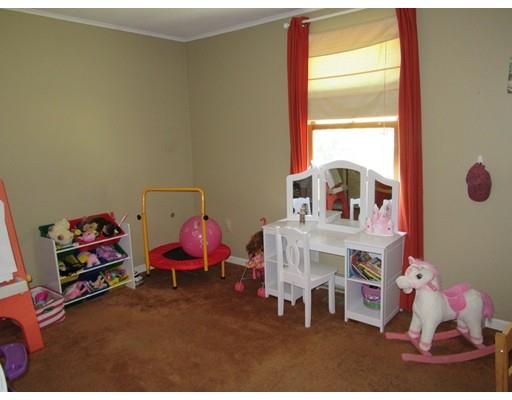 113 Draper Road East Brookfield, MA 01515 - Photo 21 of 33 a bedroom with furniture and a window