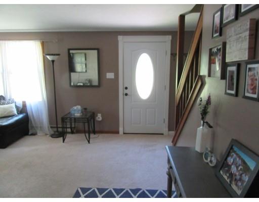 113 Draper Road East Brookfield, MA 01515 - Photo 6 of 33 a living room with furniture
