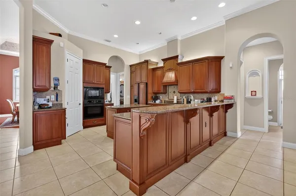 $985,000 | 2007 Country Club Drive, Eustis, FL 32726