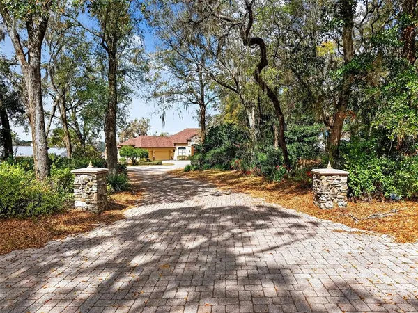 $985,000 | 2007 Country Club Drive, Eustis, FL 32726