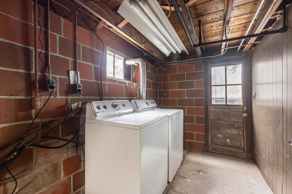 1 King Street Wakefield, MA 01880 - Photo 16 of 25 a utility room with dryer and washer