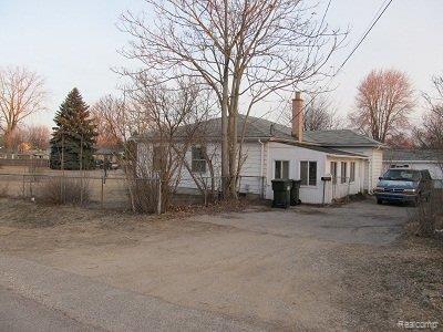 2795 Longview Avenue Rochester, MI 48307 - Photo 10 of 11 Rear.jpg