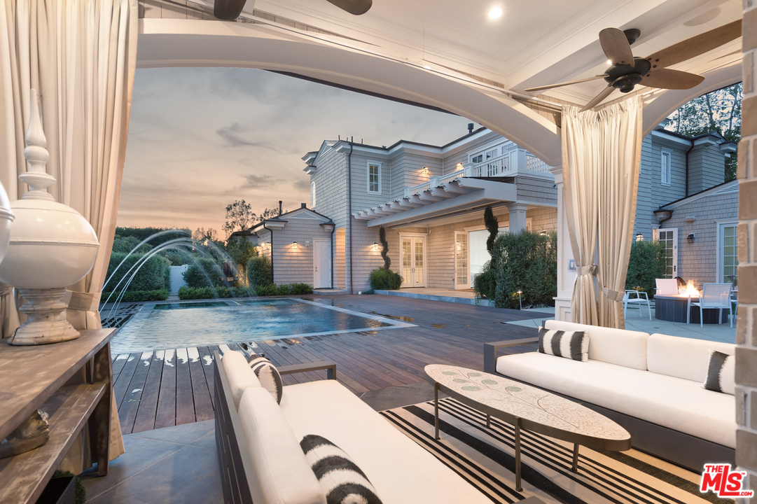 524 North Tigertail Road Los Angeles, CA 90049 - Photo 2 of 22 Gallery Image 2