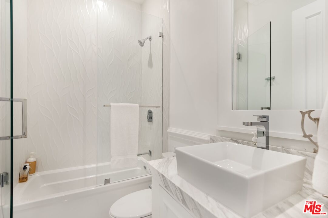 524 North Tigertail Road Los Angeles, CA 90049 - Photo 16 of 22 Gallery Image 16
