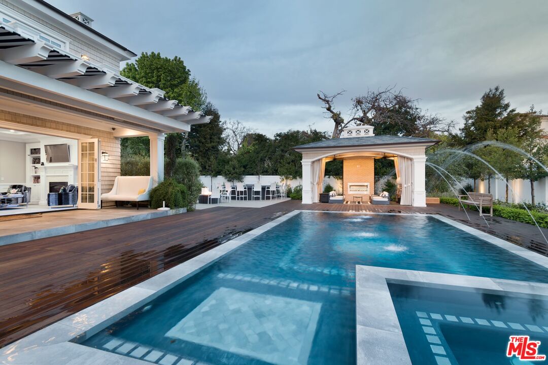 524 North Tigertail Road Los Angeles, CA 90049 - Photo 3 of 22 Gallery Image 3