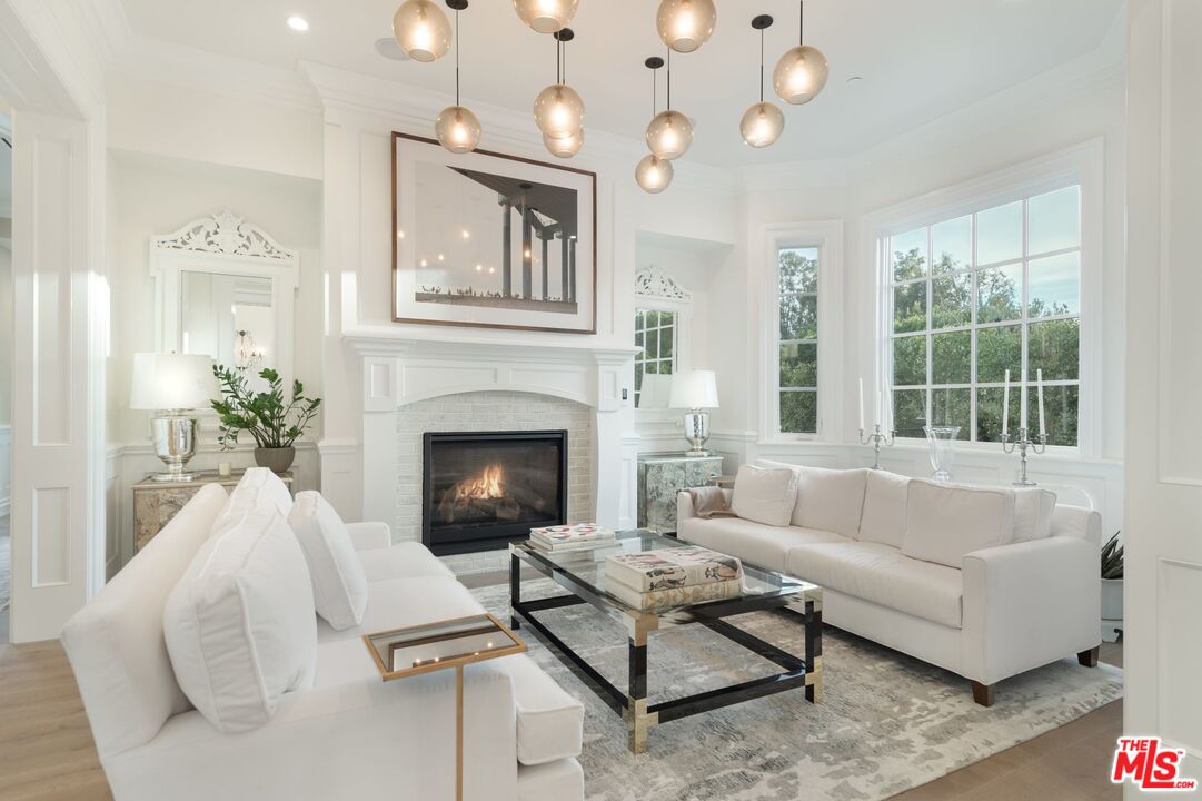 524 North Tigertail Road Los Angeles, CA 90049 - Photo 7 of 22 Gallery Image 7