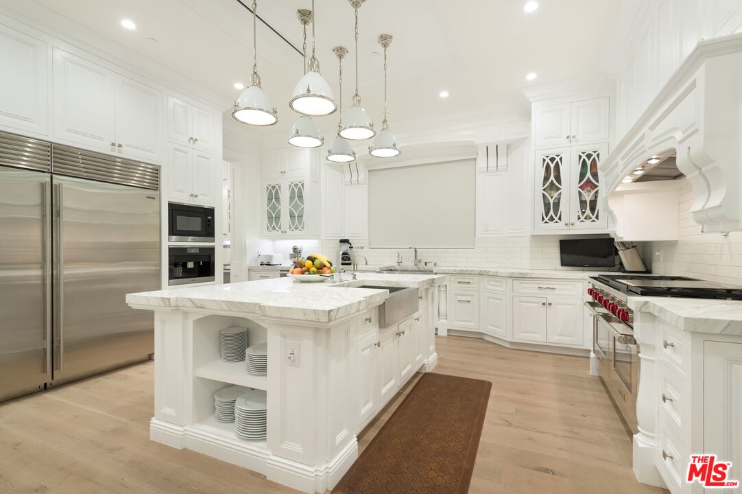 524 North Tigertail Road Los Angeles, CA 90049 - Photo 8 of 22 Gallery Image 8