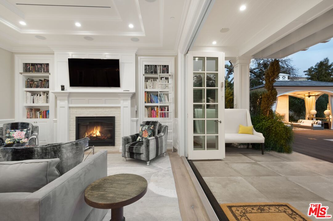 524 North Tigertail Road Los Angeles, CA 90049 - Photo 9 of 22 Gallery Image 9