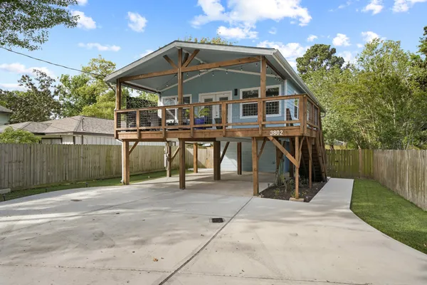 $369,900 | 3802 Bayshore Drive, Bacliff, TX 77518