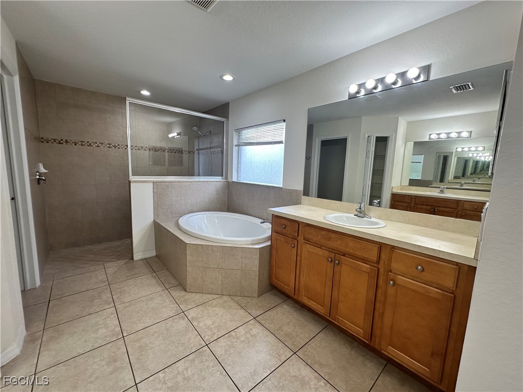 3510 40th Street Southwest Lehigh Acres, FL 33976 - Photo 14 of 18