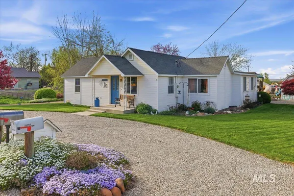 $395,000 | 21454 Binford Drive, Greenleaf, ID 83626