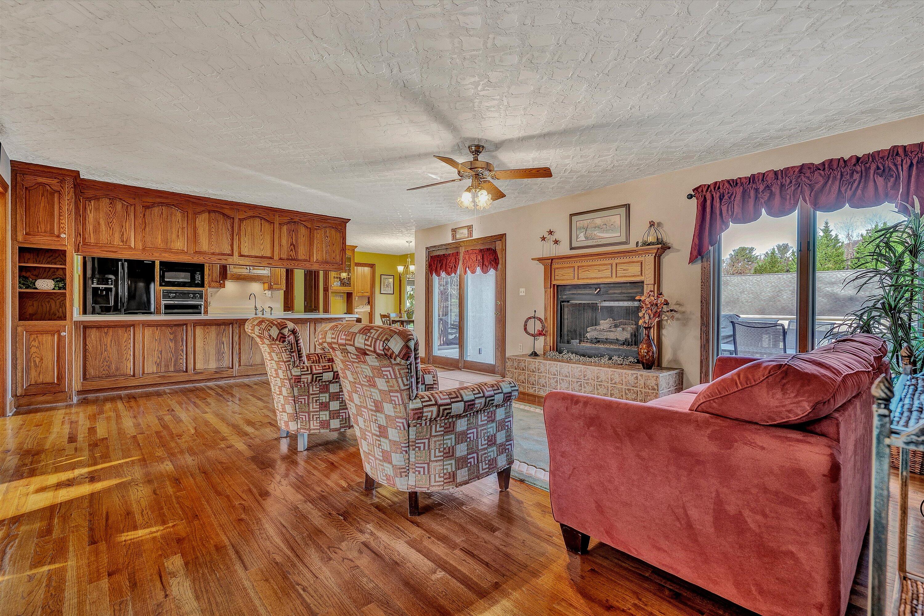 733 Tyler Road Salem, VA 24153 - Photo 12 of 60 12-SGM-06214