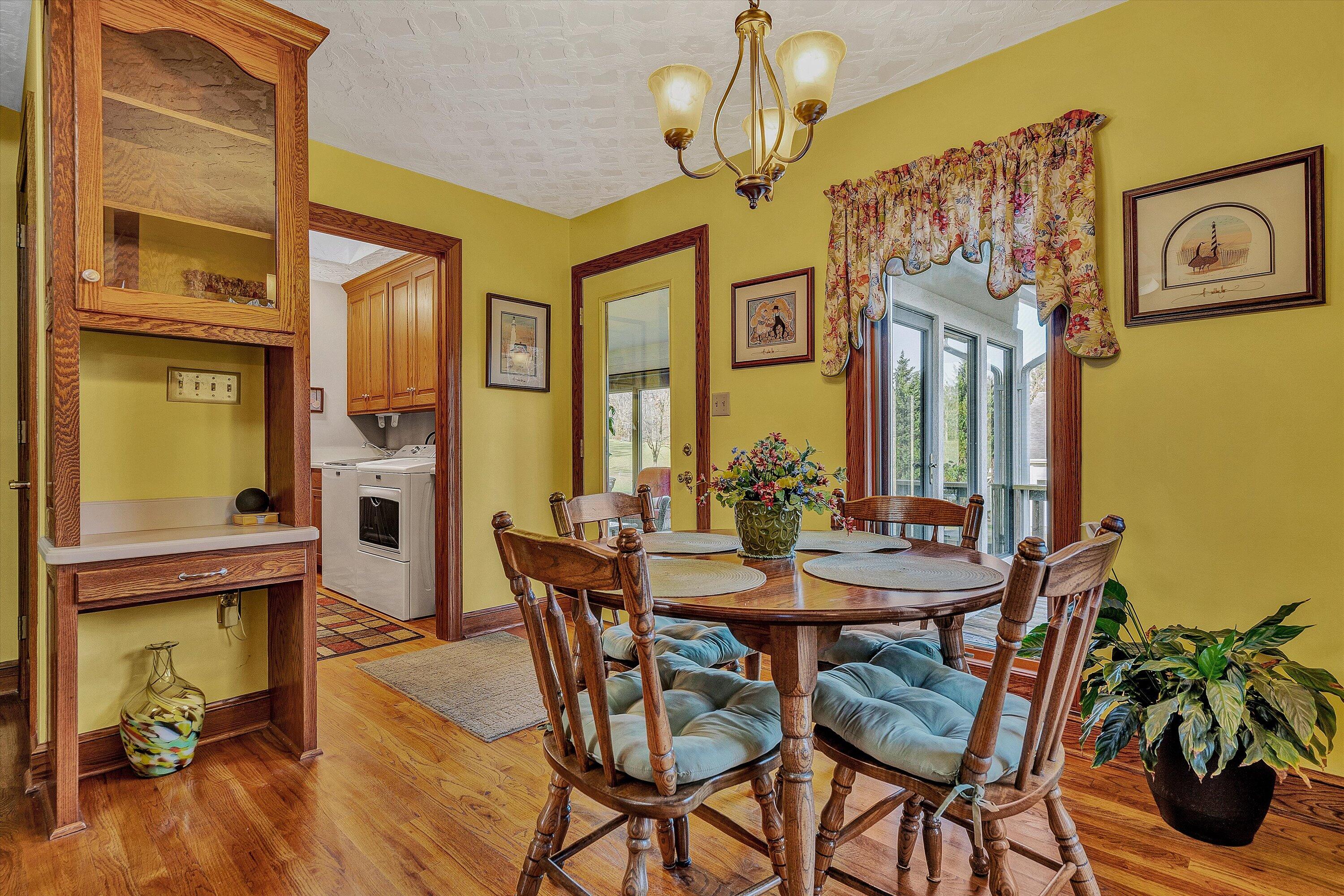 733 Tyler Road Salem, VA 24153 - Photo 13 of 60 13-SGM-06196