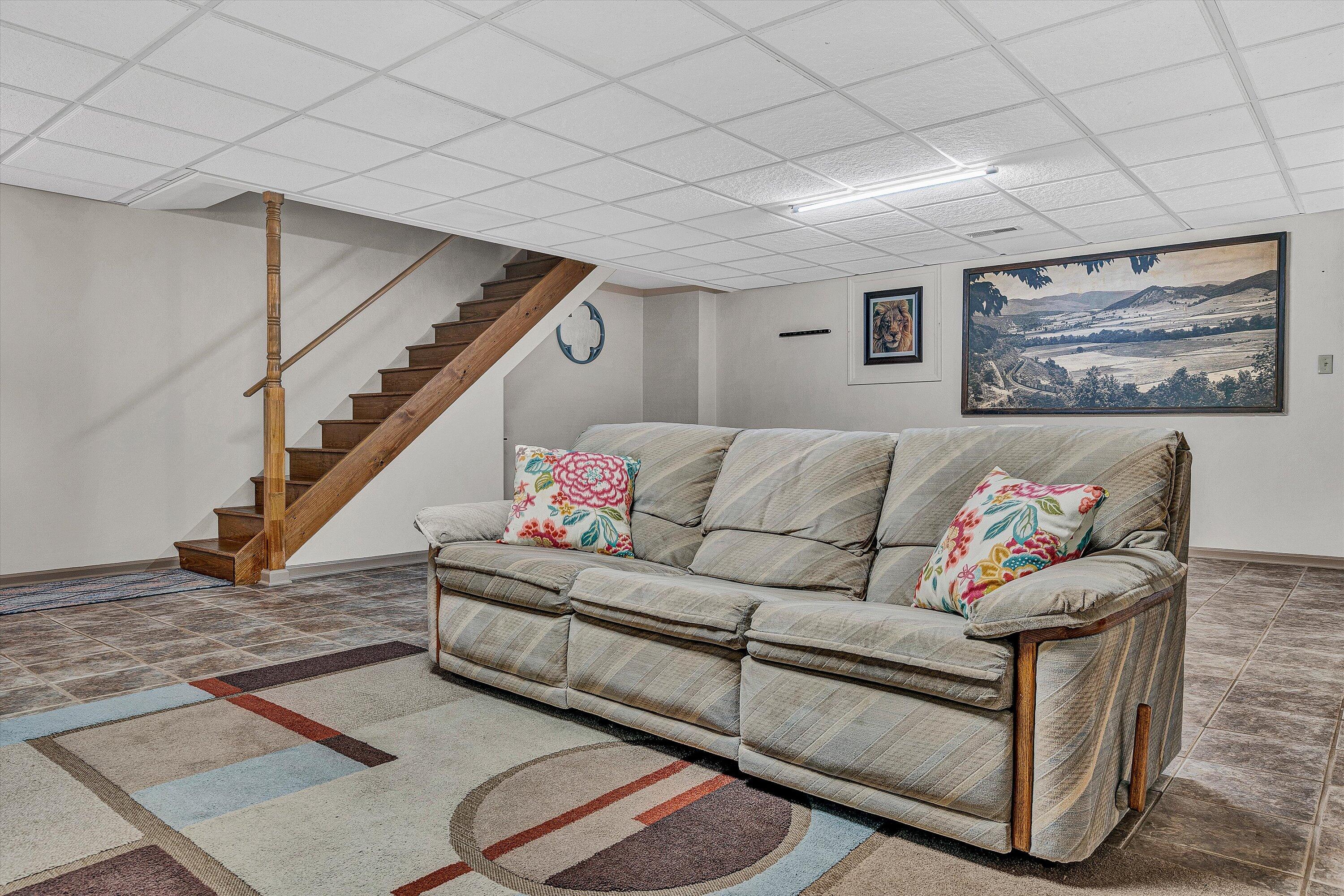 733 Tyler Road Salem, VA 24153 - Photo 28 of 60 28-SGM-06256