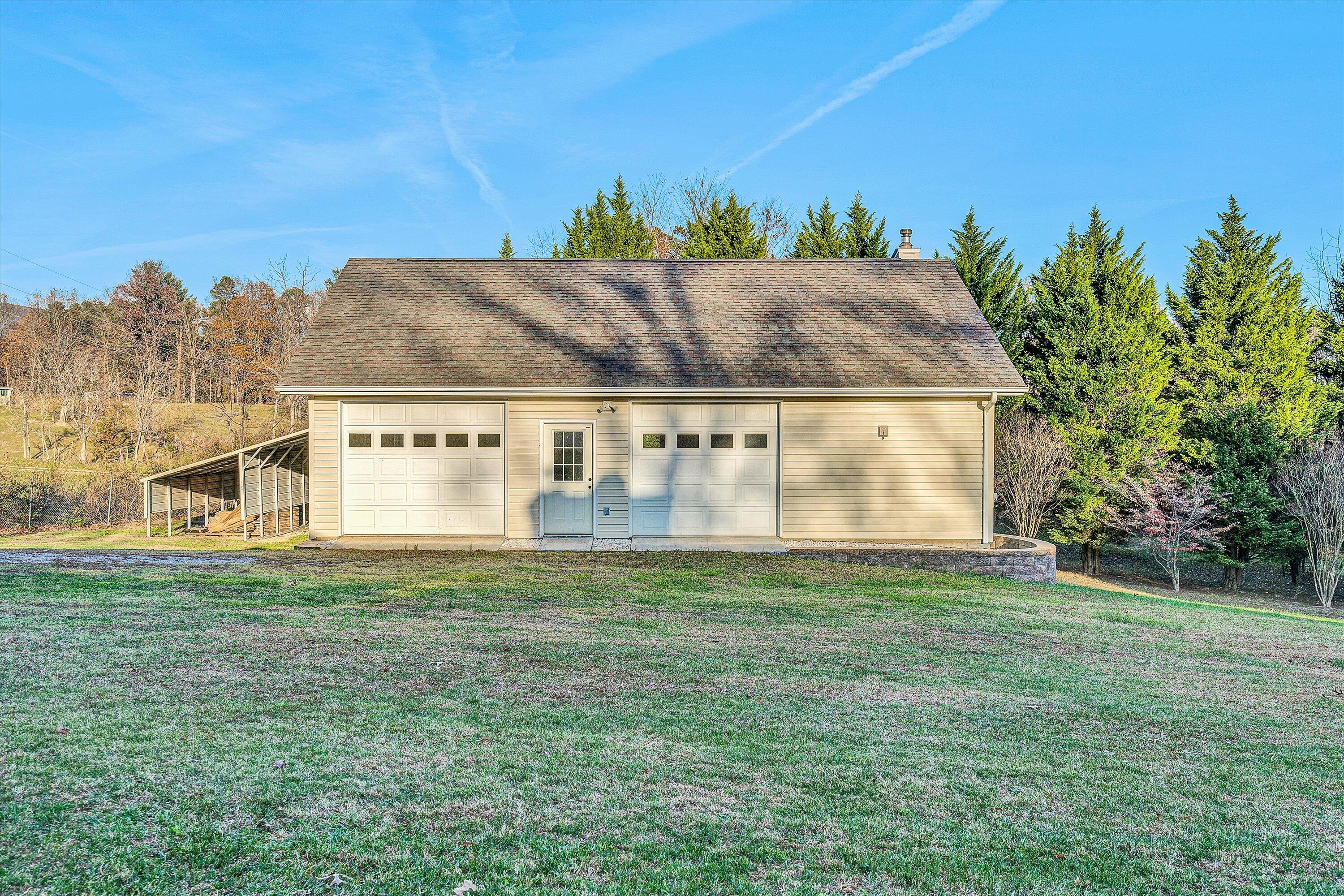 733 Tyler Road Salem, VA 24153 - Photo 48 of 60 48-SGM-06298