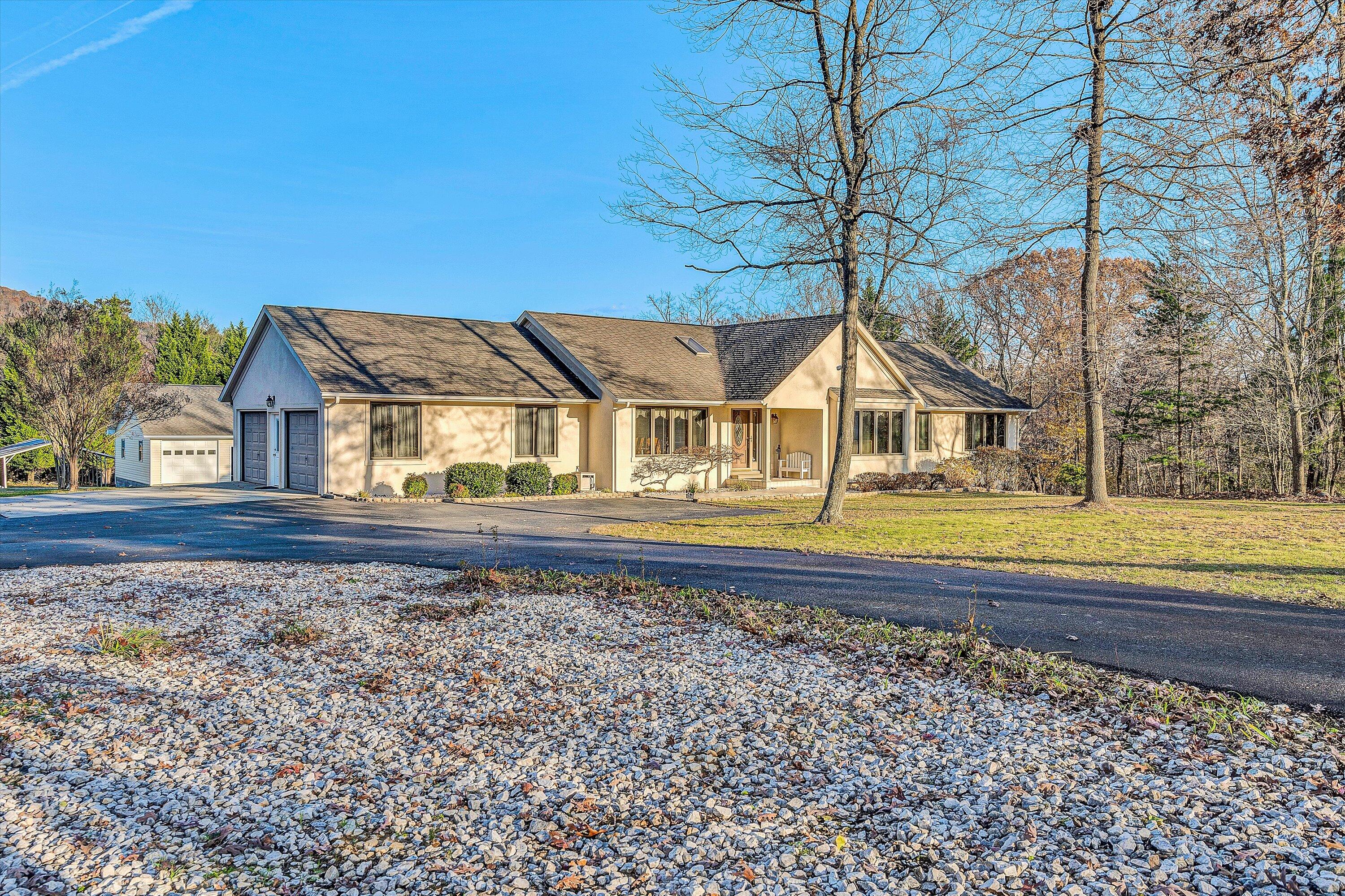 733 Tyler Road Salem, VA 24153 - Photo 58 of 60 03-SGM-06289