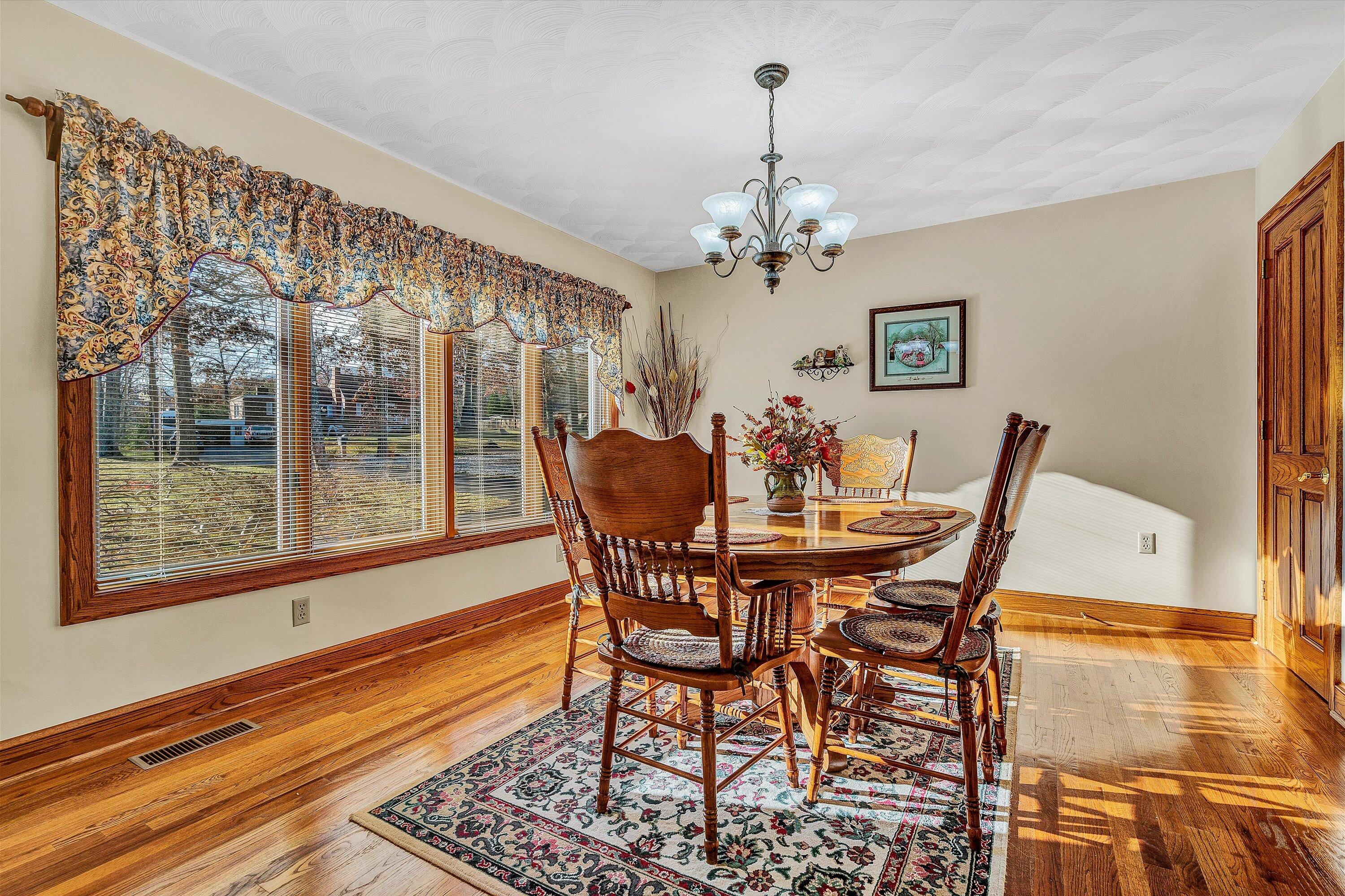 733 Tyler Road Salem, VA 24153 - Photo 8 of 60 08-SGM-06181