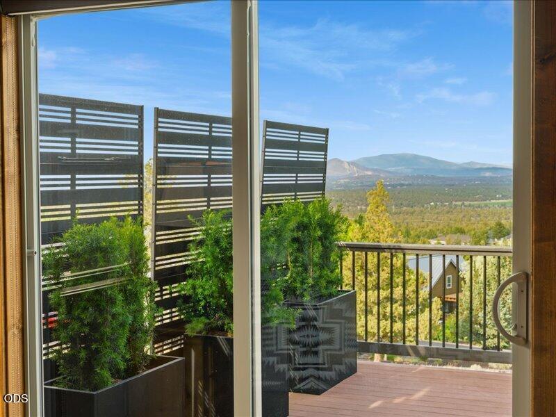 360 Vista Rim Drive Redmond, OR 97756 - Photo 40 of 147
