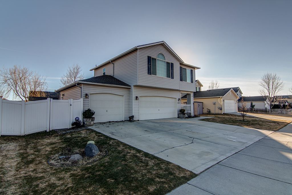 10007 West Raspberry Avenue Cheney, WA 99004 - Photo 2 of 20
