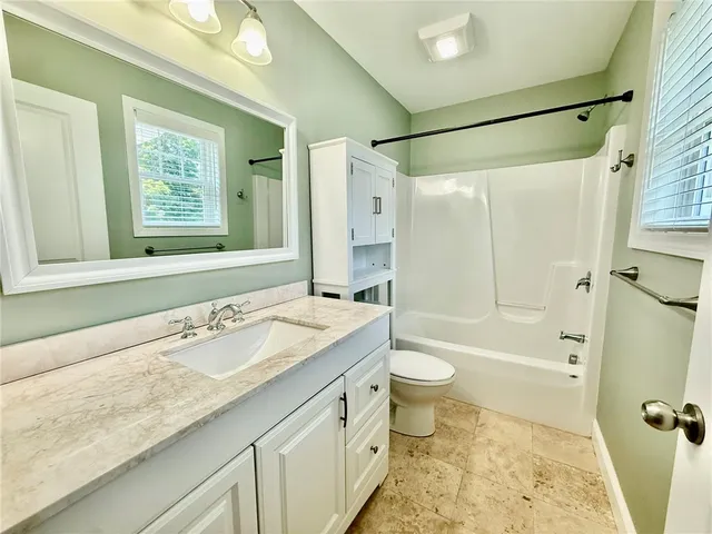 $4,000 | 52 Bedlow Avenue, Newport, RI 02840