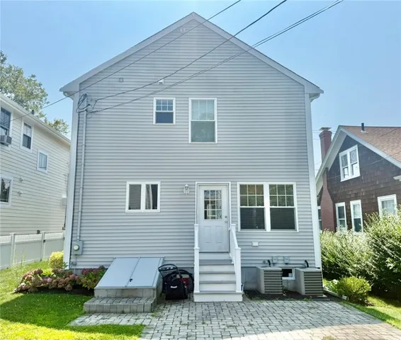 $4,000 | 52 Bedlow Avenue, Newport, RI 02840