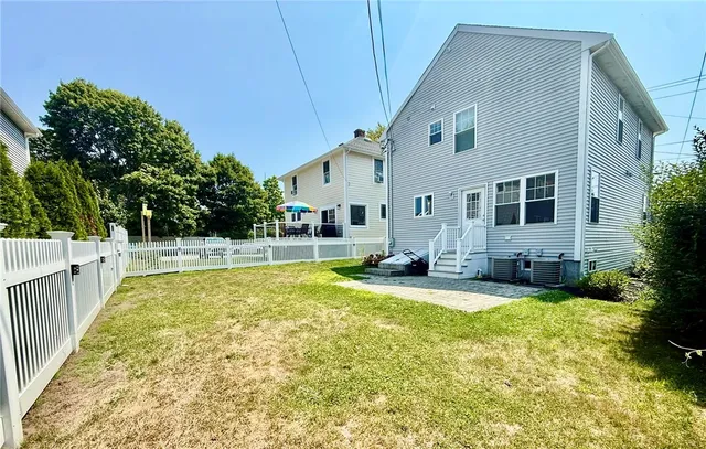 $4,000 | 52 Bedlow Avenue, Newport, RI 02840
