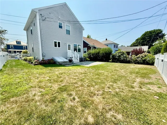 $4,000 | 52 Bedlow Avenue, Newport, RI 02840