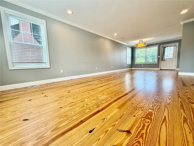 $4,000 | 52 Bedlow Avenue, Newport, RI 02840