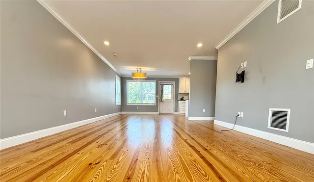 $4,000 | 52 Bedlow Avenue, Newport, RI 02840