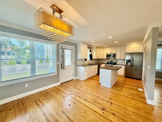 $4,000 | 52 Bedlow Avenue, Newport, RI 02840