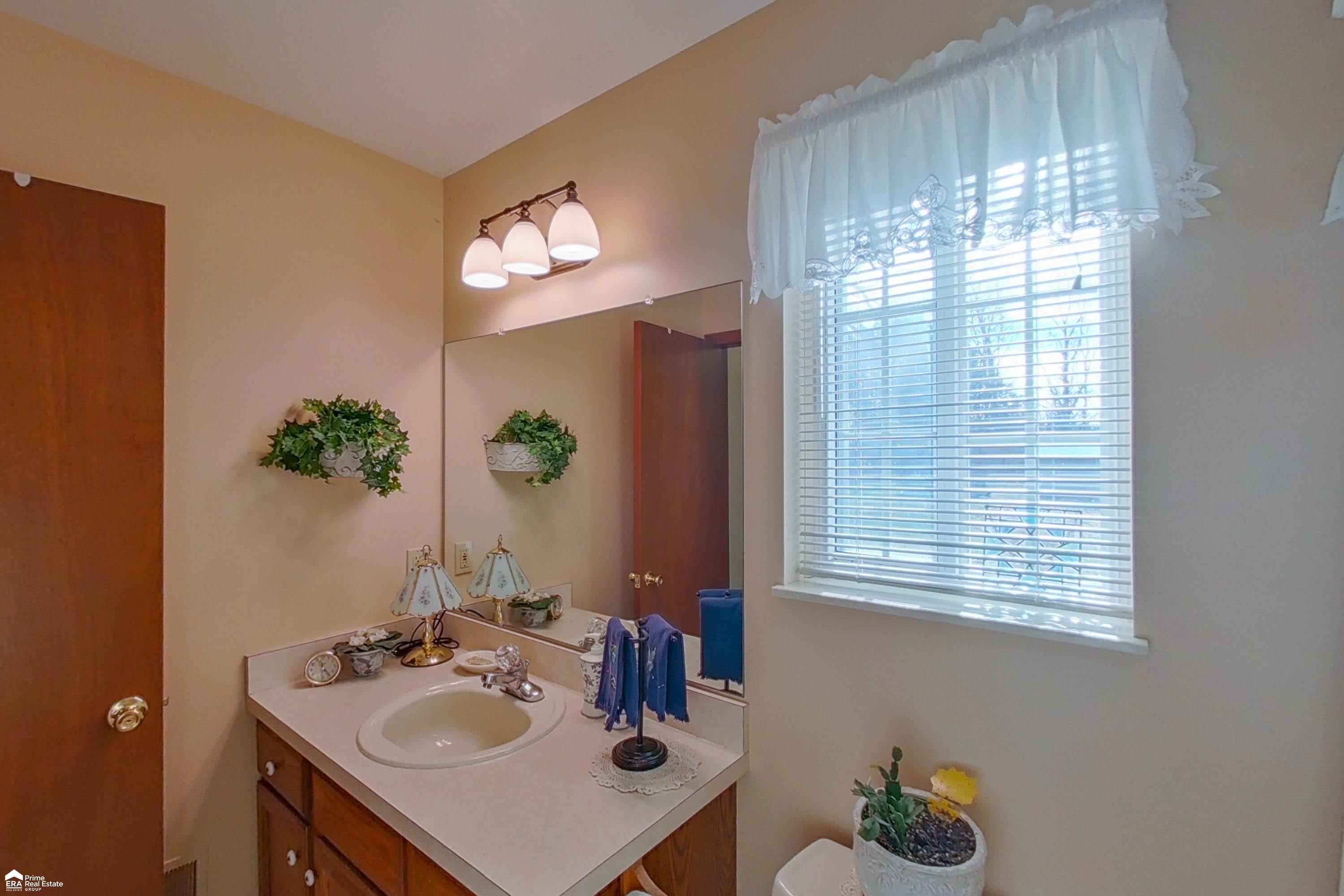 8213 North Seymour Road Flushing, MI 48433 - Photo 24 of 46 50097863-23.JPG
