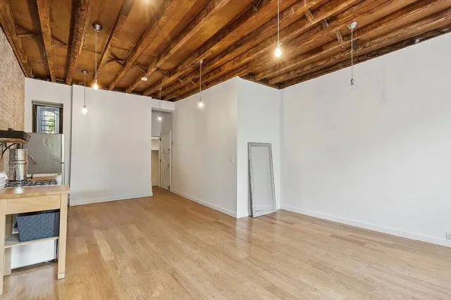 $3,800 | 105 West 77th Street, Unit 3F | Upper West Side