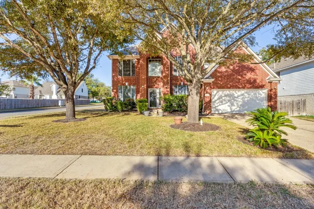a view of yard with tree s