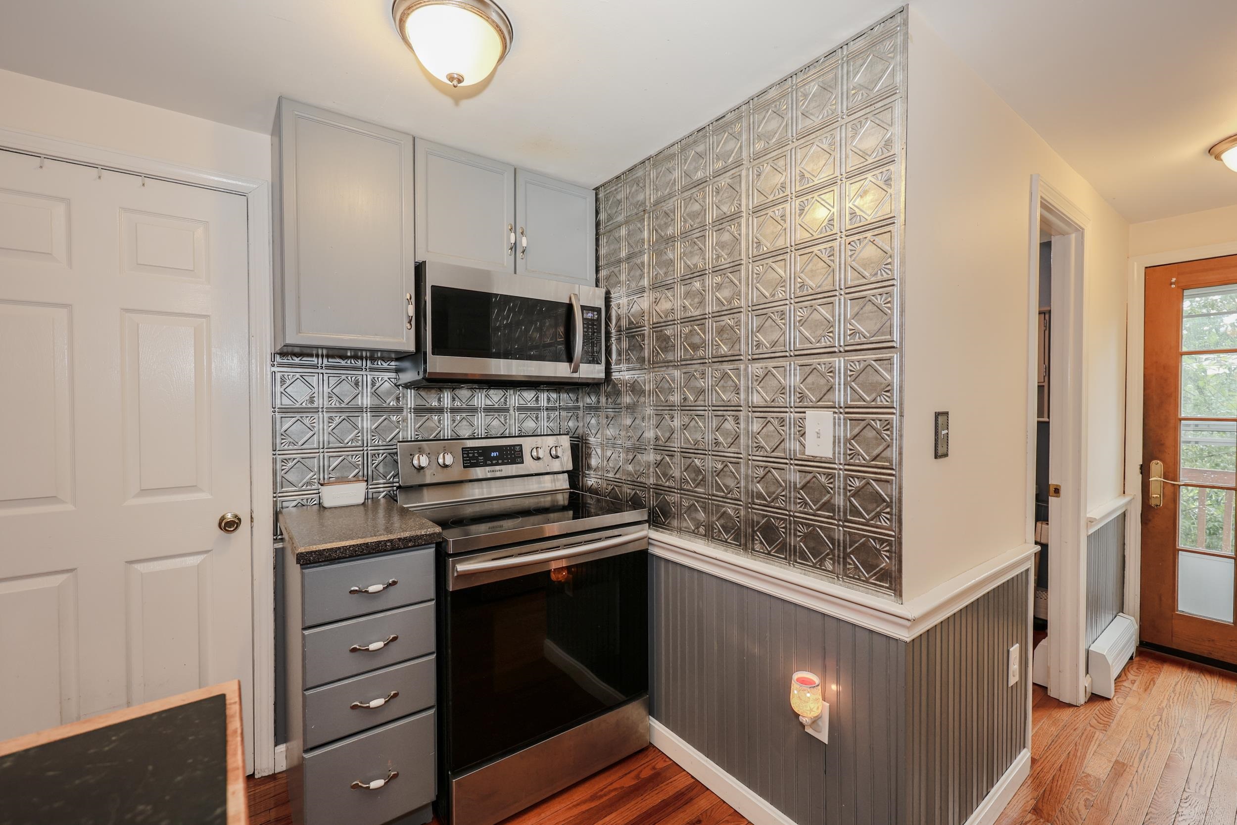 6 Concord Avenue Derry, NH 03038 - Photo 10 of 45