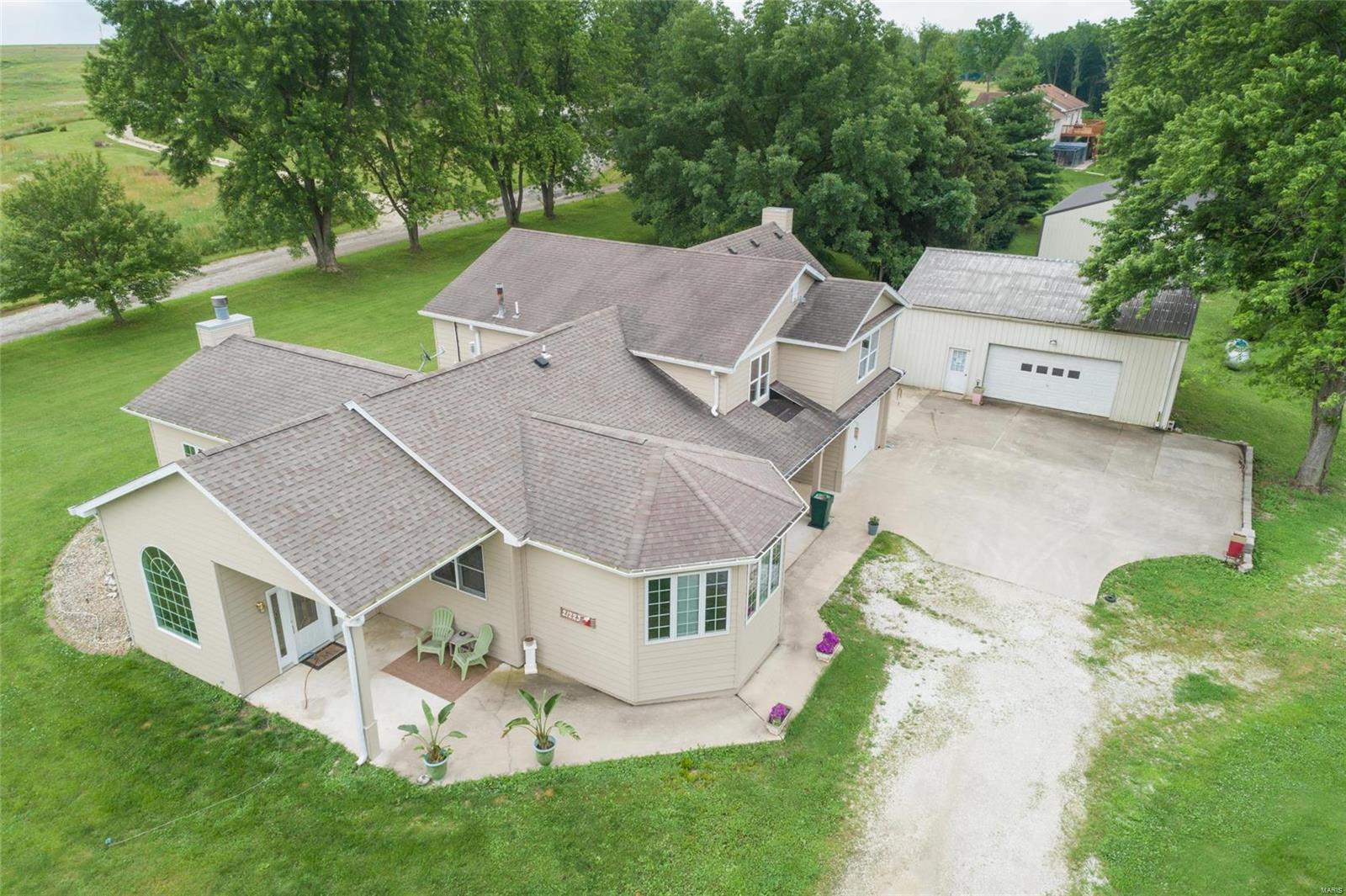 21223 Croxford Road Grafton, IL 62037 - Photo 4 of 49