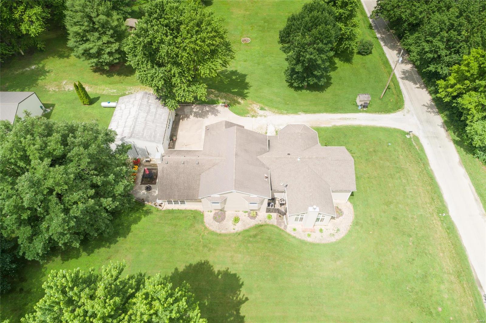 21223 Croxford Road Grafton, IL 62037 - Photo 7 of 49