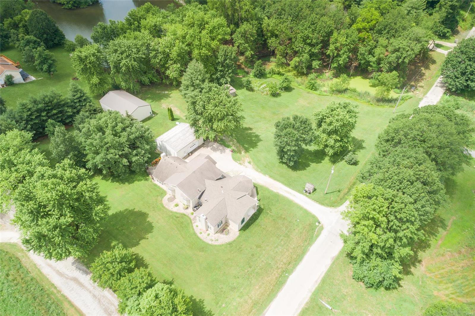 21223 Croxford Road Grafton, IL 62037 - Photo 8 of 49