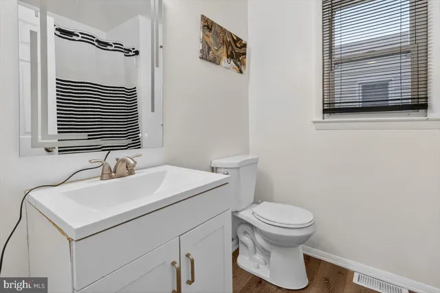 $225,000 | 4211 West 5th Street, Marcus Hook, PA 19061