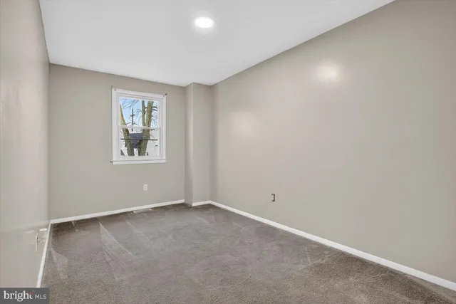 $225,000 | 4211 West 5th Street, Marcus Hook, PA 19061