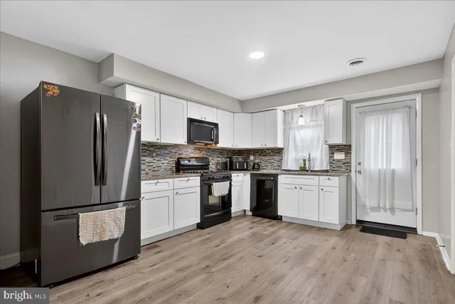 $225,000 | 4211 West 5th Street, Marcus Hook, PA 19061