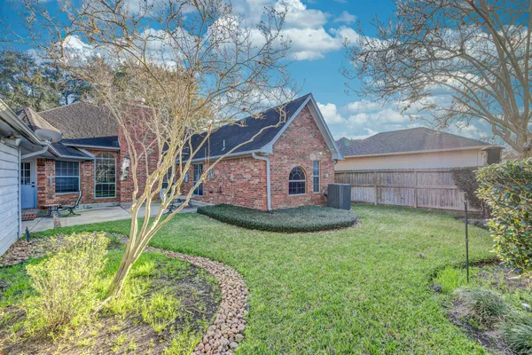 $2,200 | 7111 Glenwood Drive, Sugar Land, TX 77479
