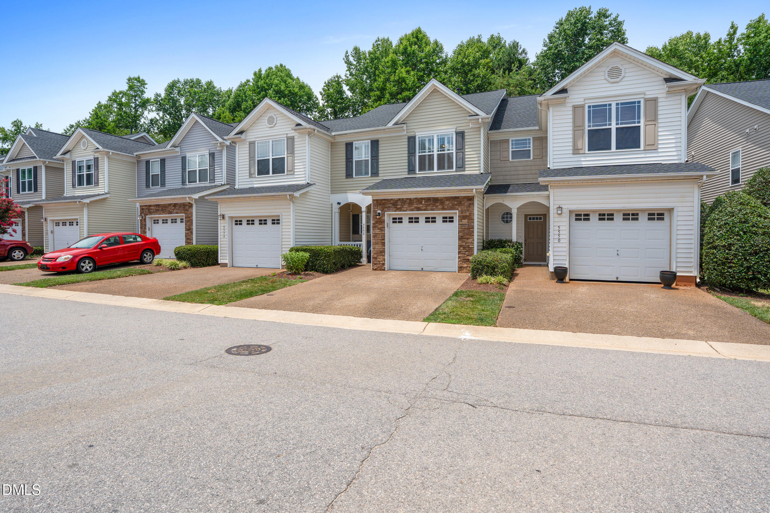 5552 Nur Lane Raleigh, NC 27606 - Photo 4 of 66 4_dsc03413