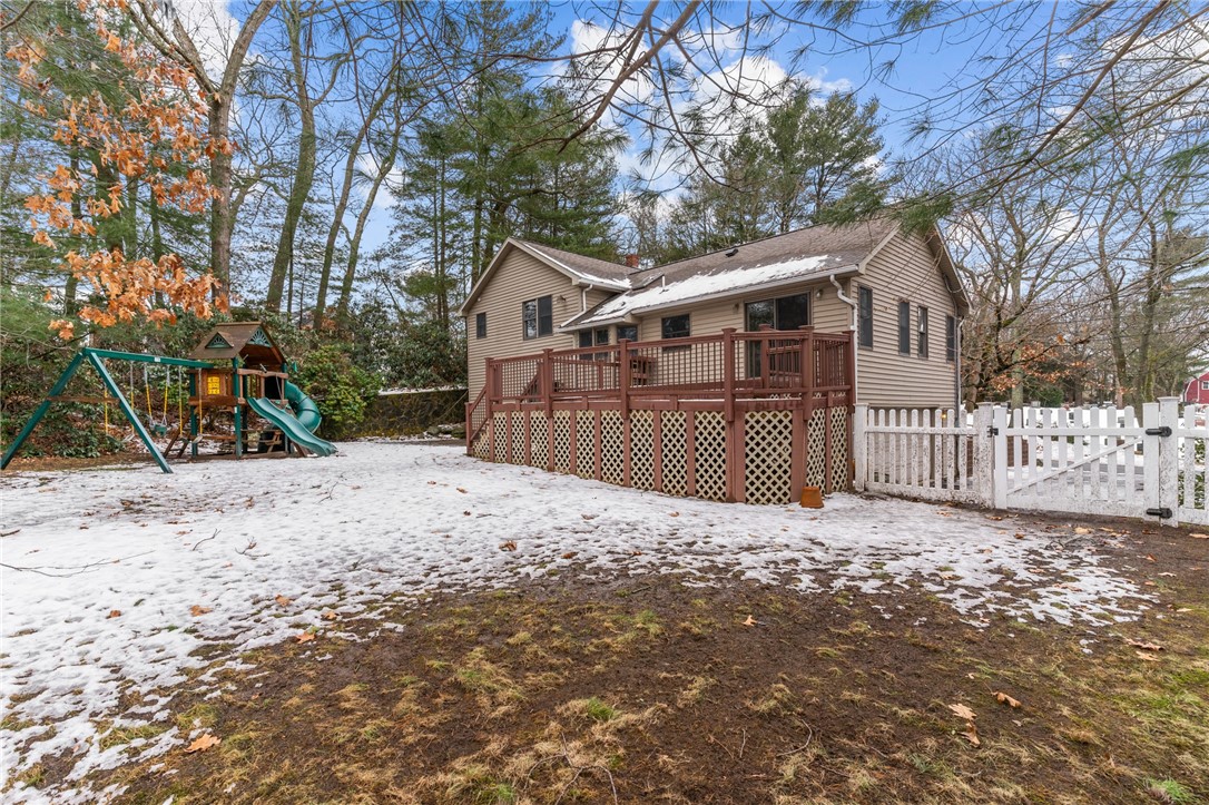 8 Bay Road Barrington, RI 02806 - Photo 2 of 40