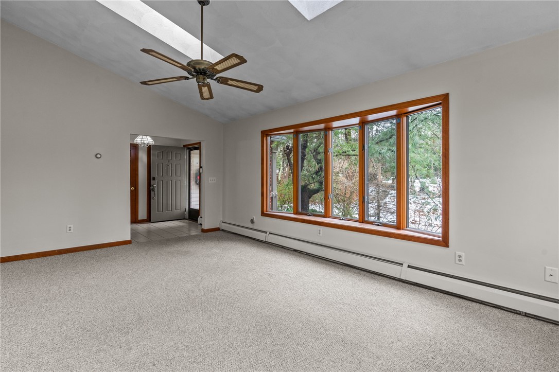 8 Bay Road Barrington, RI 02806 - Photo 4 of 40