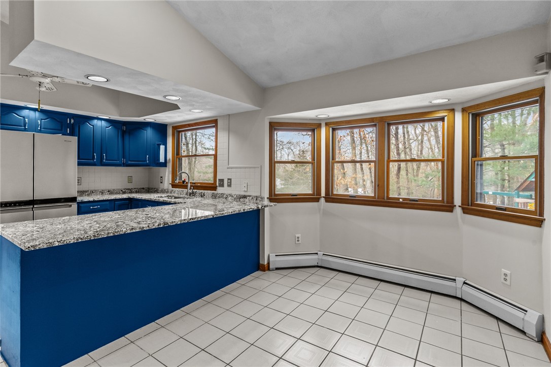 8 Bay Road Barrington, RI 02806 - Photo 5 of 40