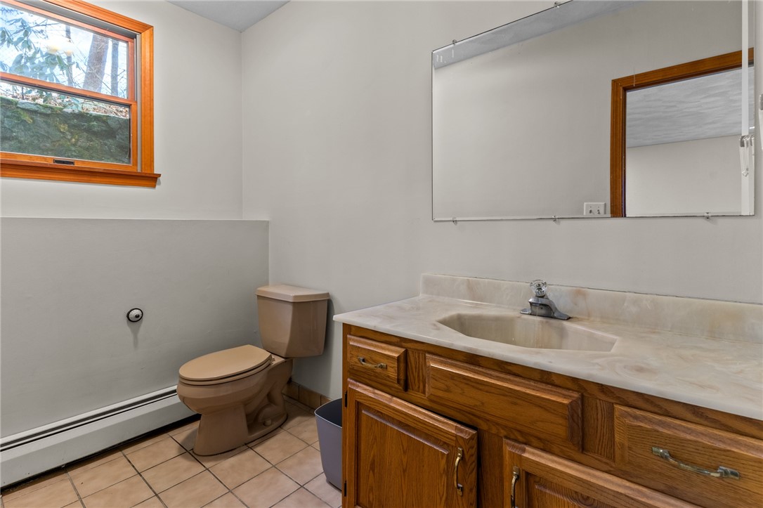 8 Bay Road Barrington, RI 02806 - Photo 10 of 40