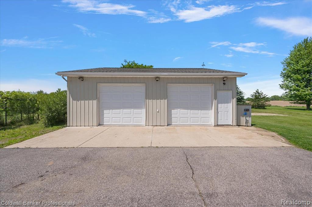 1129 East Coulter Road Lapeer, MI 48446 - Photo 47 of 65