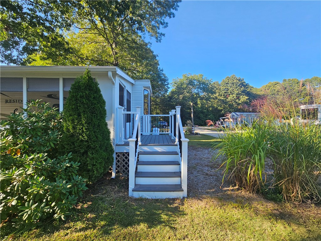 118 Dunns Corner Road Westerly, RI 02891 - Photo 9 of 22